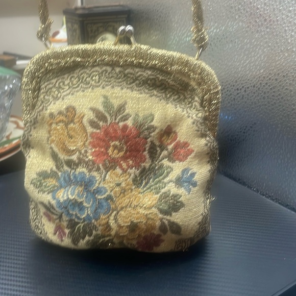 La Regale Handbags - 1950s La Regale floral tapestry purse with gold metallic Made in Italy